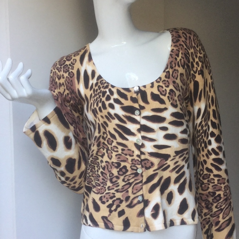 Button down light sweater